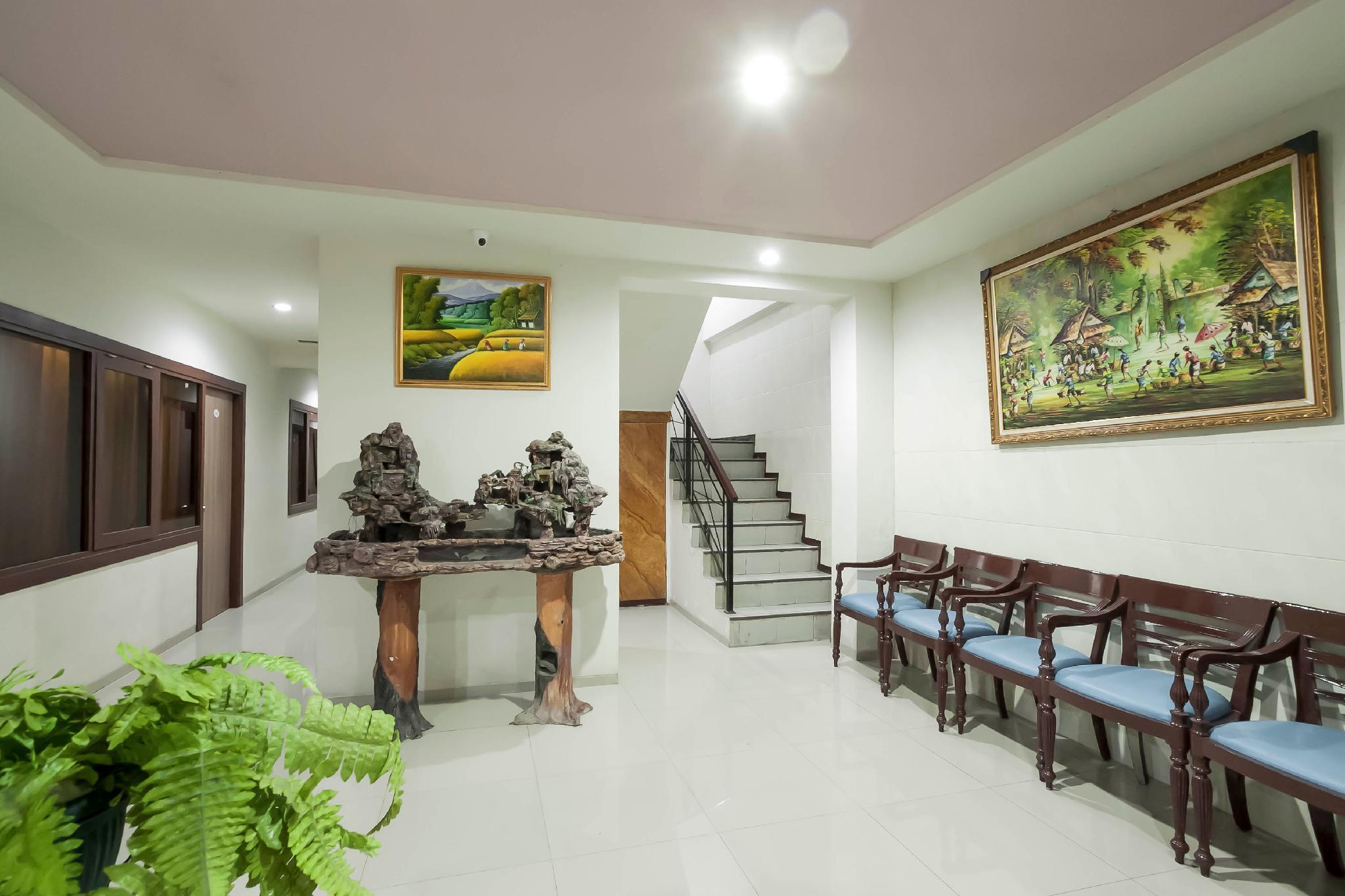 RedDoorz @ Panglima Sudirman Hotel Surabaya Bagian luar foto