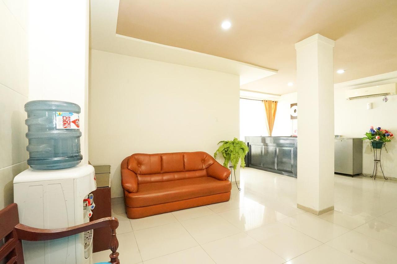 RedDoorz @ Panglima Sudirman Hotel Surabaya Bagian luar foto