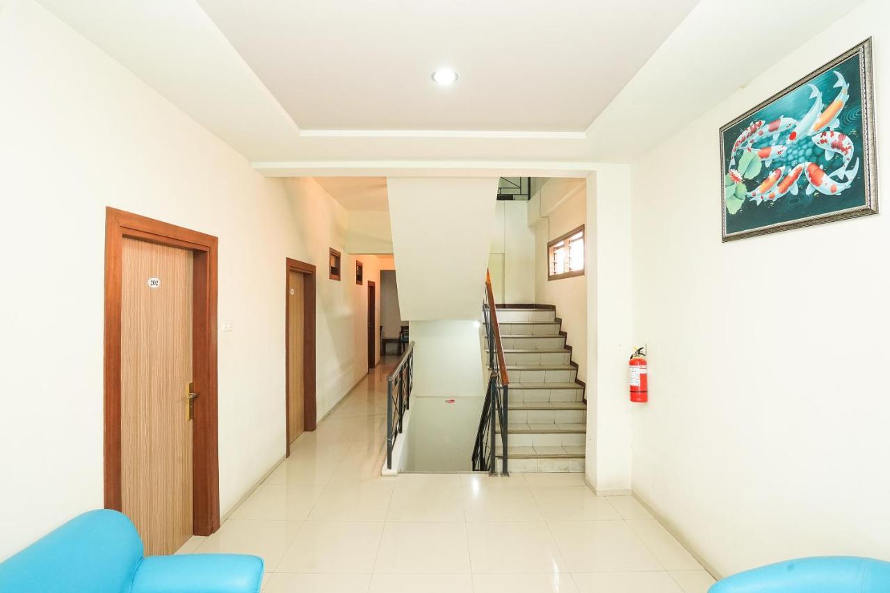 RedDoorz @ Panglima Sudirman Hotel Surabaya Bagian luar foto