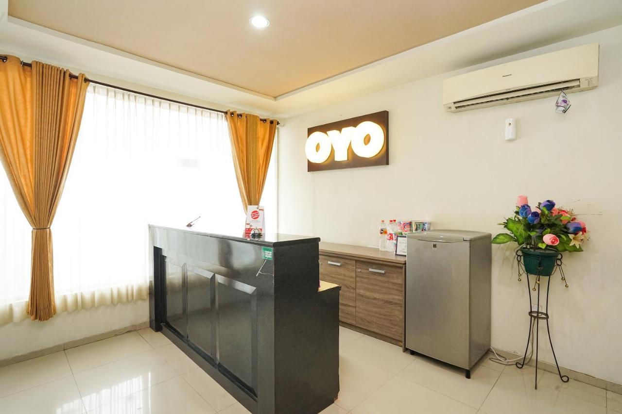 RedDoorz @ Panglima Sudirman Hotel Surabaya Bagian luar foto