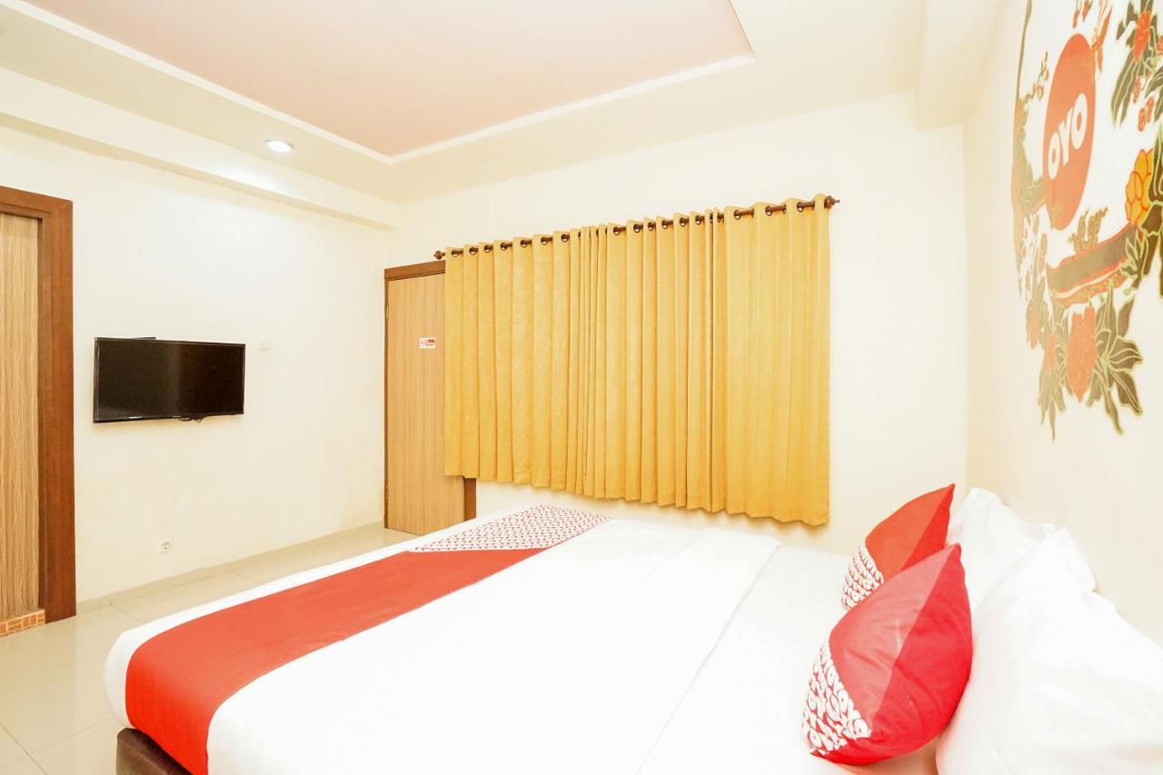 RedDoorz @ Panglima Sudirman Hotel Surabaya Bagian luar foto