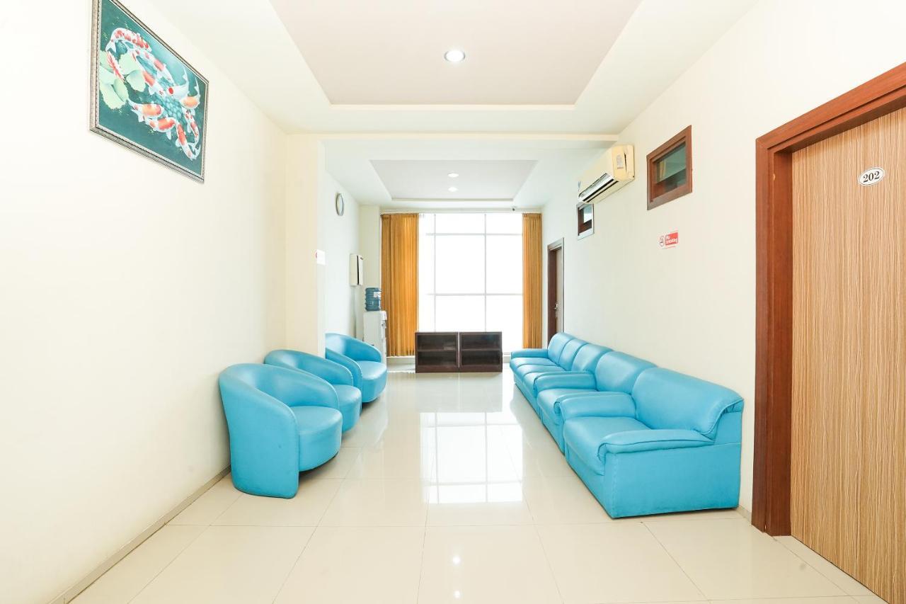 RedDoorz @ Panglima Sudirman Hotel Surabaya Bagian luar foto